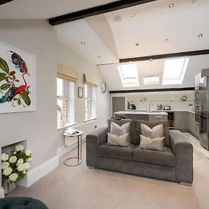 Serviced - St George's Five Apartment Harrogate